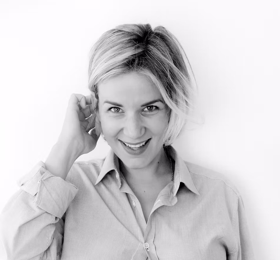 Audrey, professeure de français, souriante